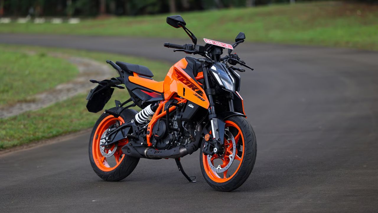 KTM Duke 390 or