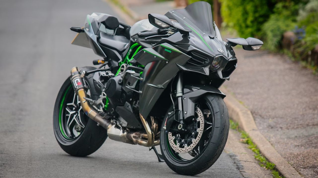 Kawasaki Ninja H2: The full...