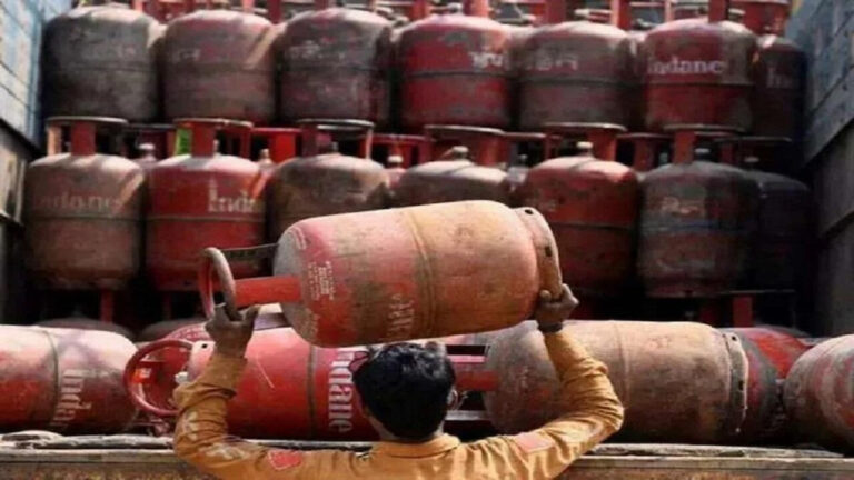 LPG Shortage- Restaurant Food Prices May Rise 20–30%, Bad News for Food Lovers