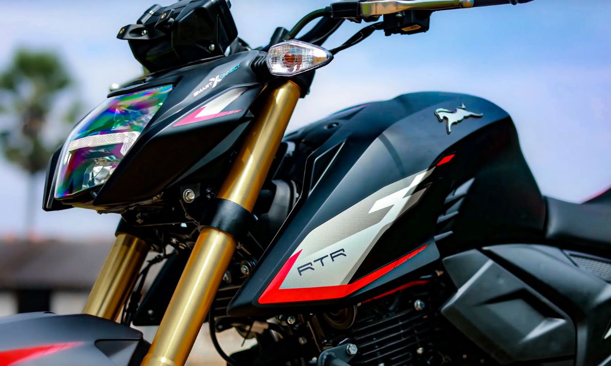 Latest TVS Apache RTR 160...
