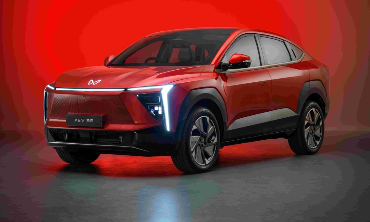 Mahindra XEV 9e with high-tech...