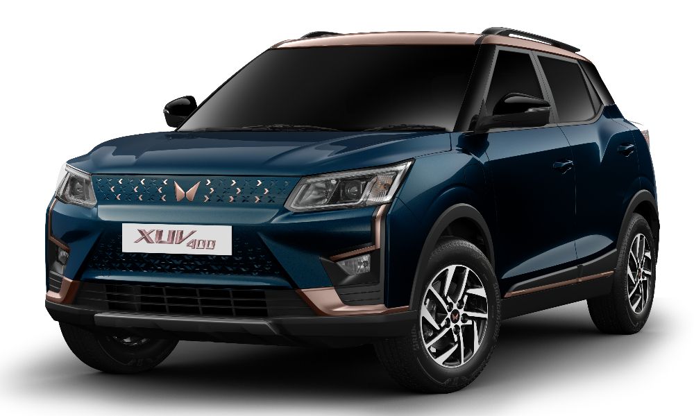 2025 Mahindra XUV400 Breaks Cover...