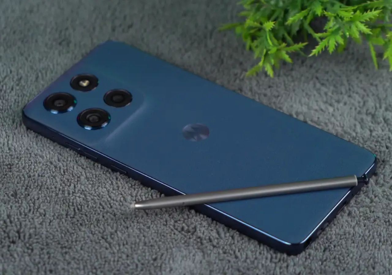 Motorola Edge 50 Stylus 5G...