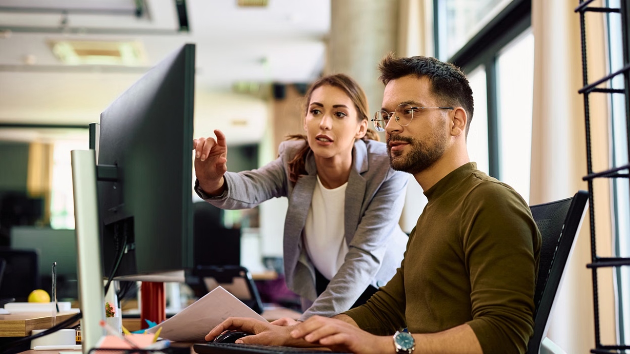 Office Desk Vastu 2025