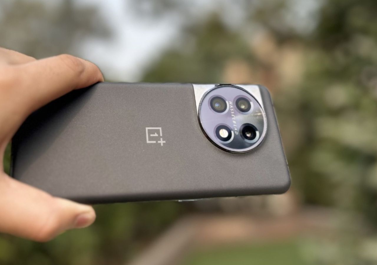 OnePlus 11 5G Review: Flagship...