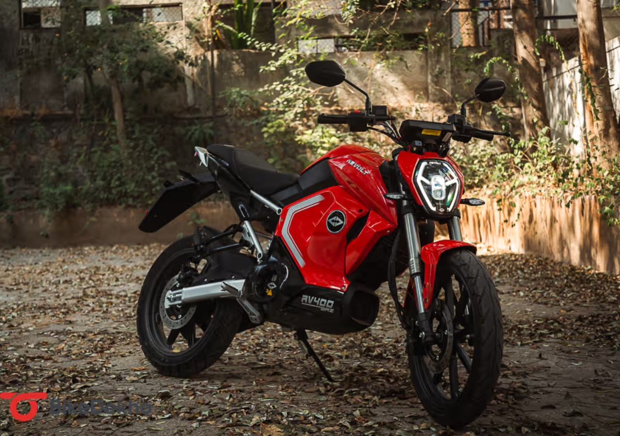New Revolt RV400 2025 Hits...