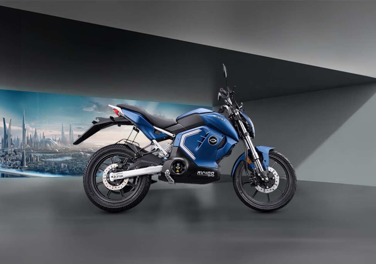 New Revolt RV400 2025 Hits...