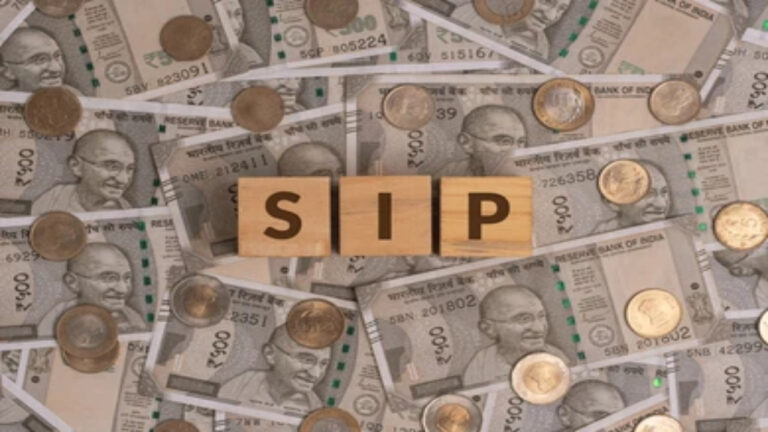 SIP Calculation: When will a monthly SIP of Rs 2000 create a fund of Rs 5 lakh? Understand this calculation