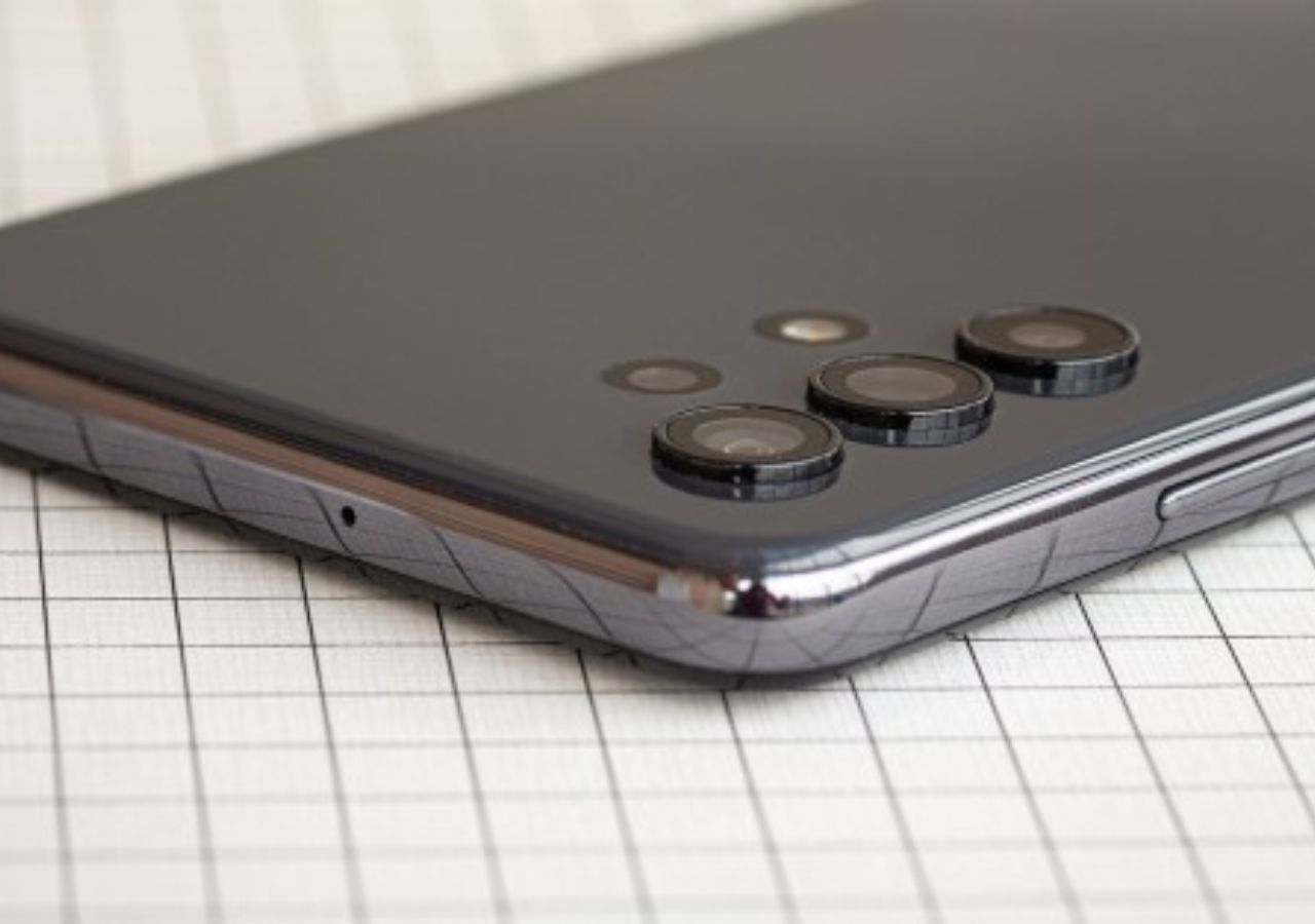 Samsung Galaxy A32 : Is...