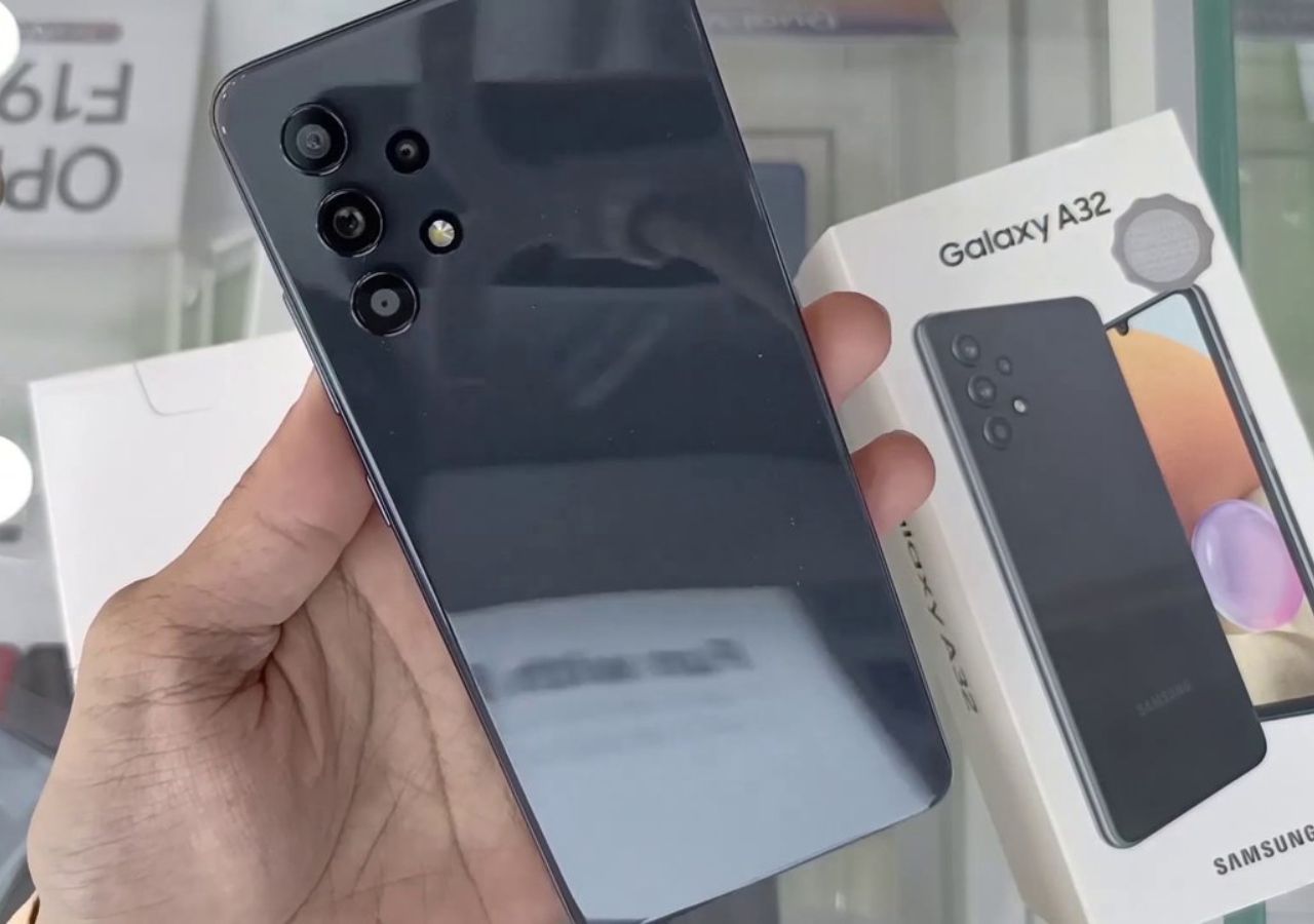 Samsung Galaxy A32 : Is...