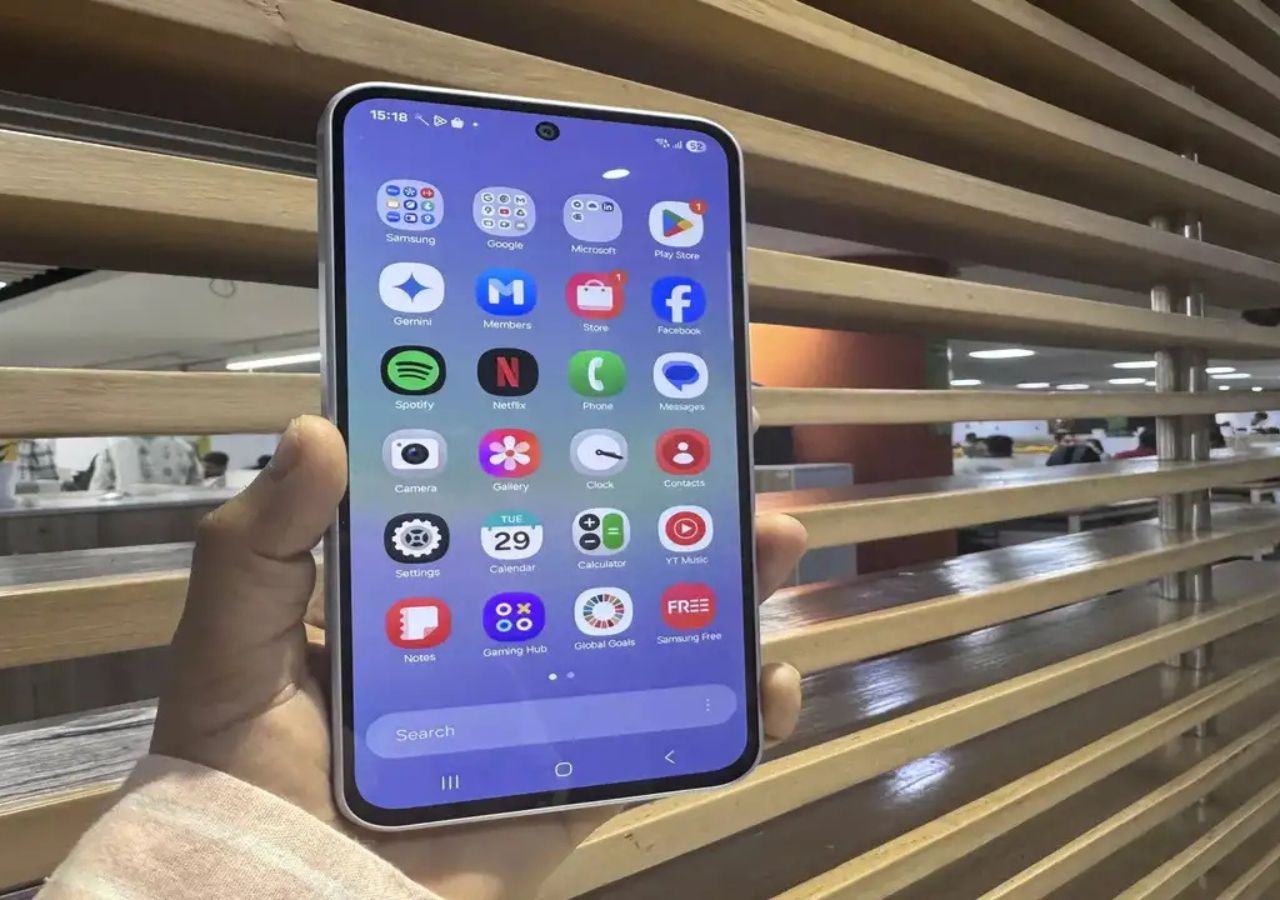 Samsung Galaxy A36 5G Review:...