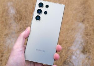 Samsung Galaxy S24 Ultra Review: The AI Phone That Thinks Like You