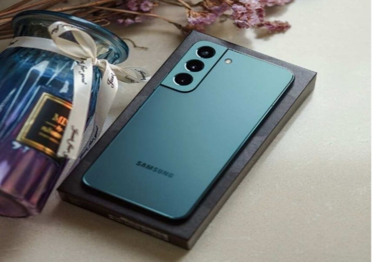 Samsung Galaxy S25 Plus :...