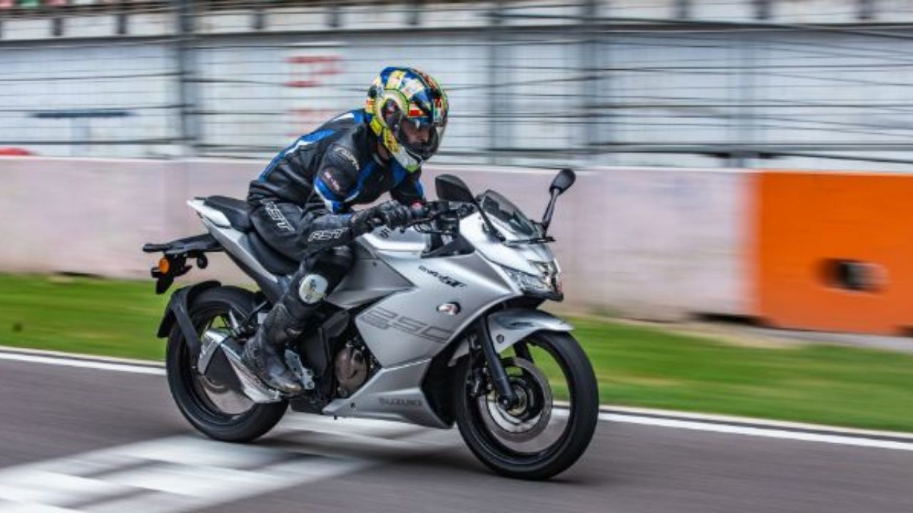 Suzuki Gixxer Sf