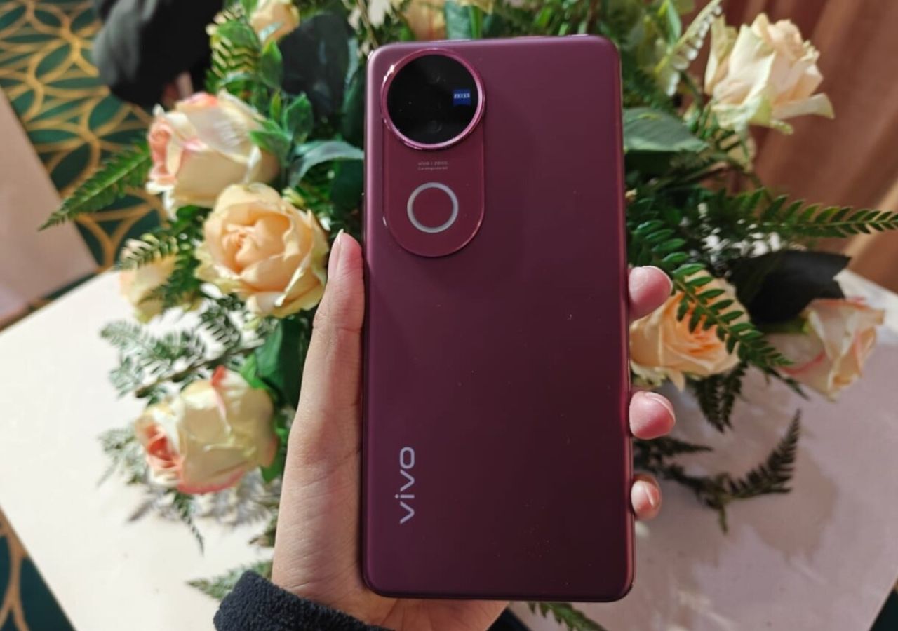 Unveiling the Vivo V50 5G:...