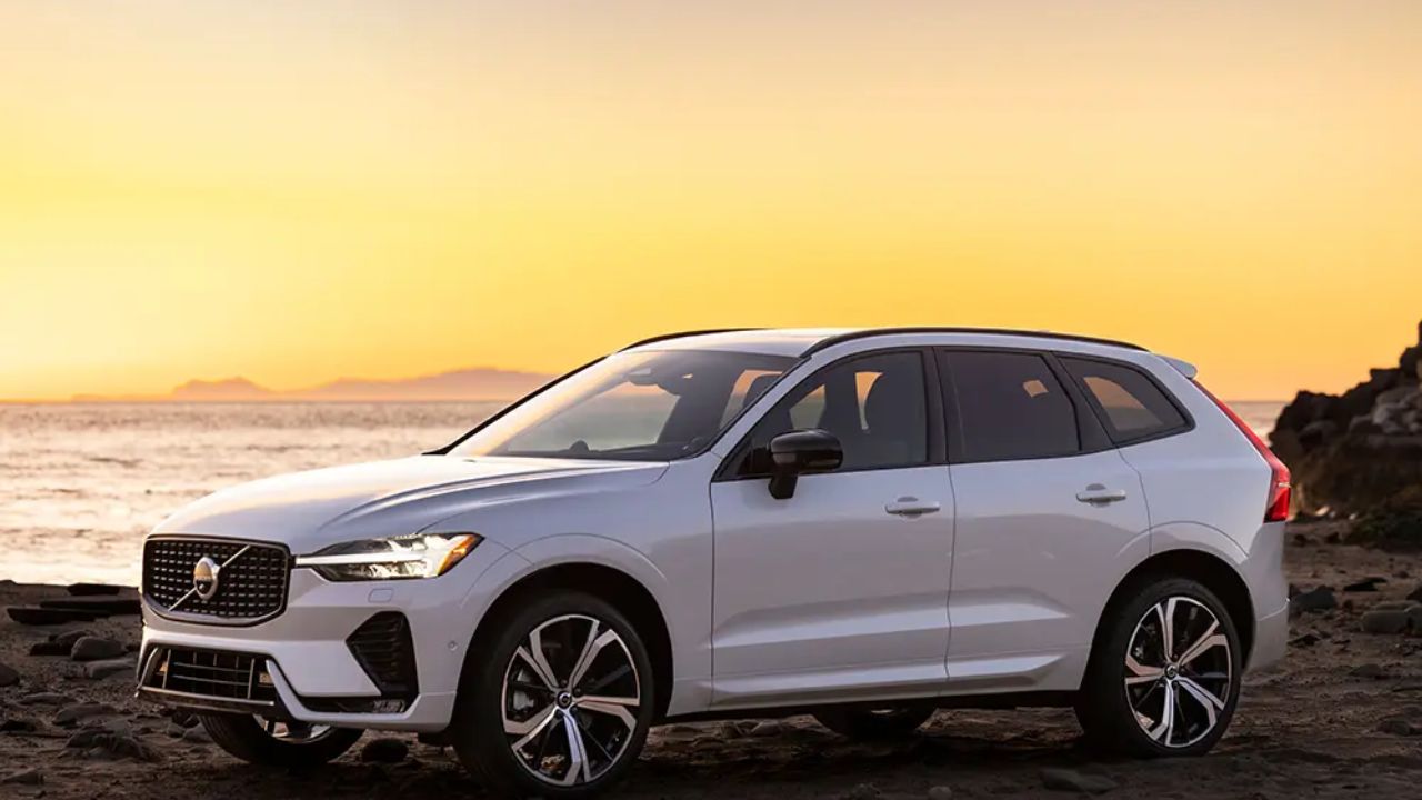 Volvo XC60 2025: लग्जरी और...