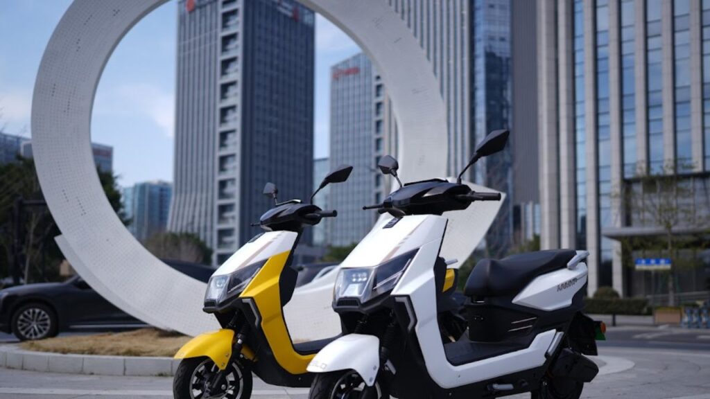 Get India’s cheapest electric scooter for just Rs 60,000! With 100km range and premium features