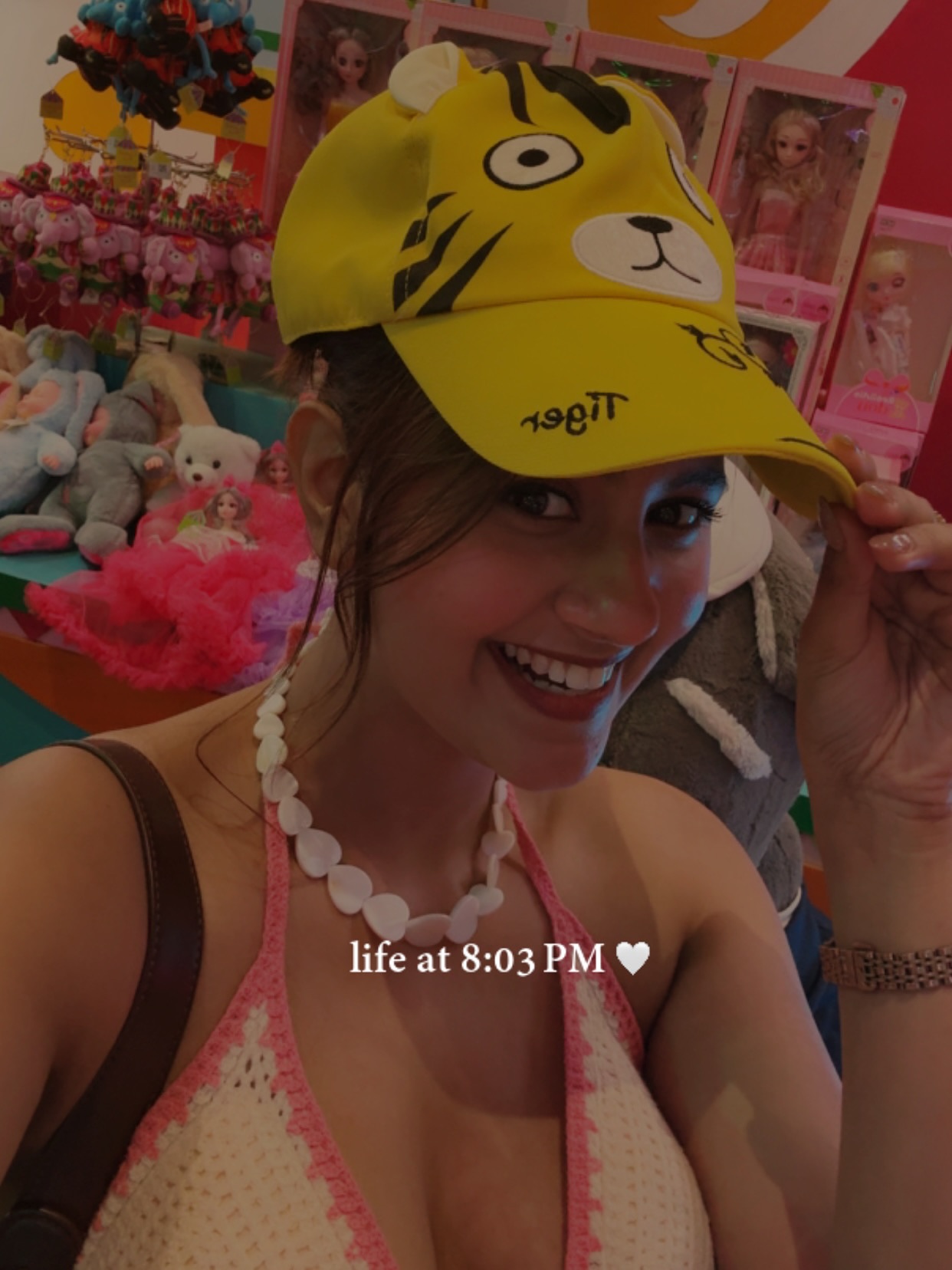 Anjali Arora Flaunts Her Toned...