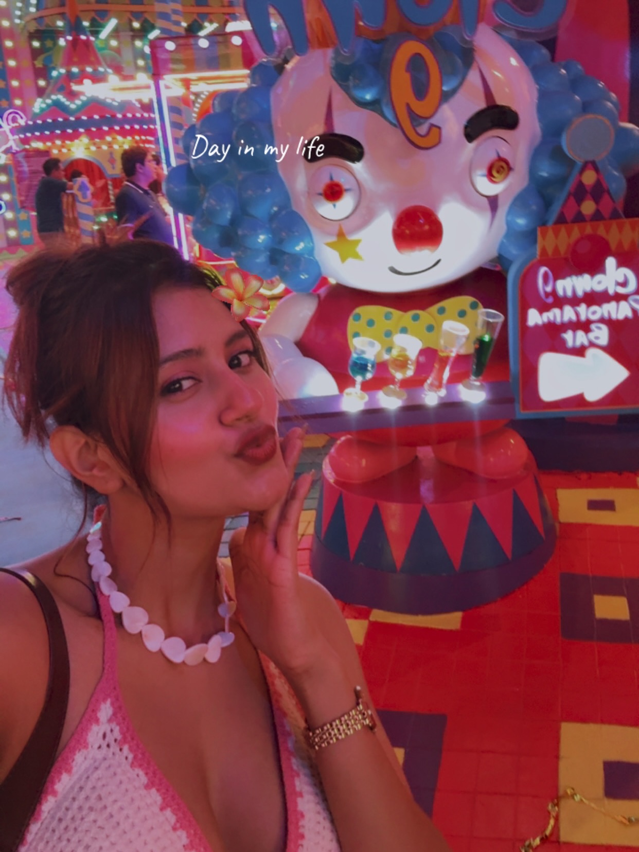 Anjali Arora Flaunts Her Toned...