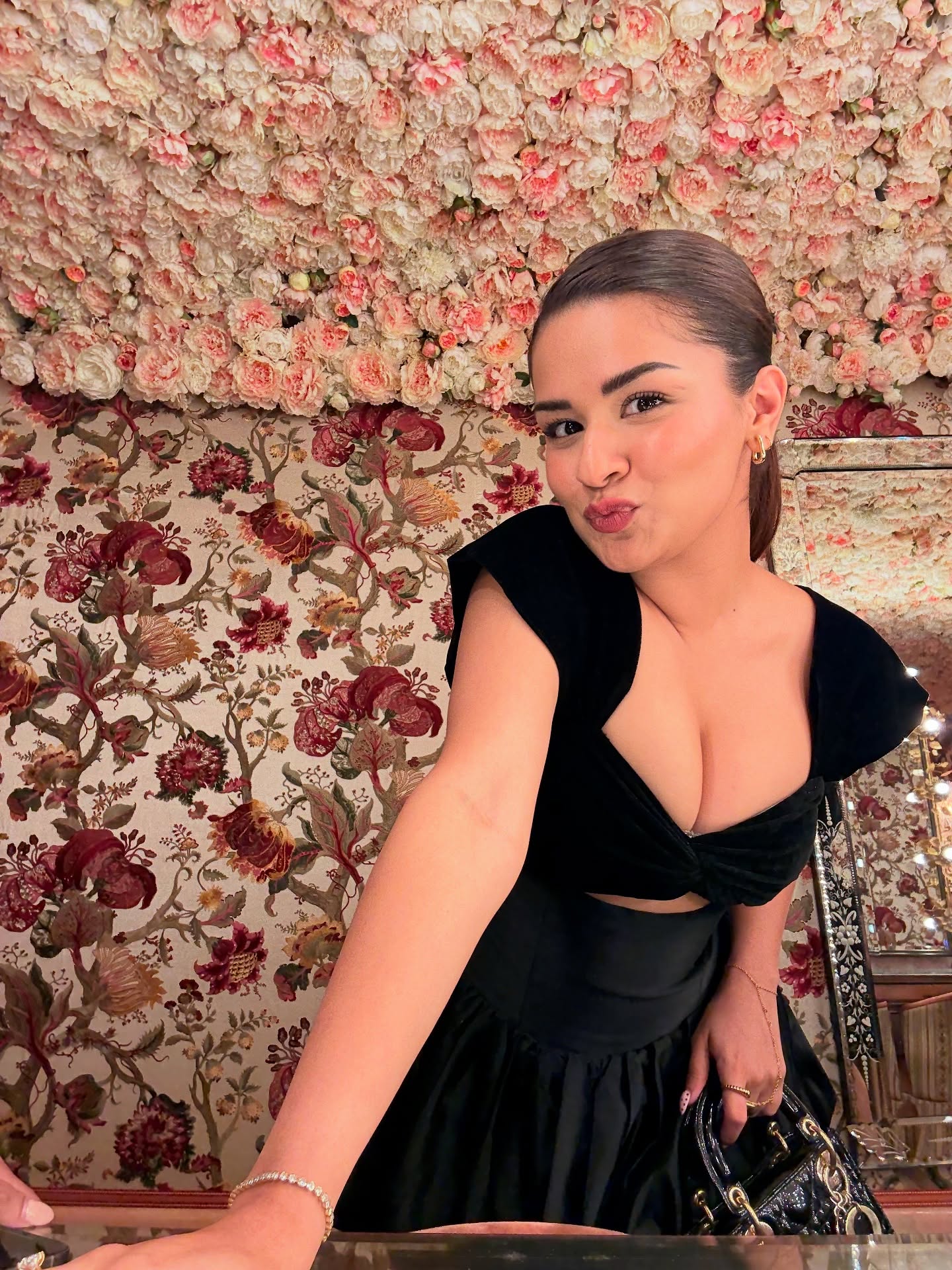 Avneet Kaur Photos – Actress...