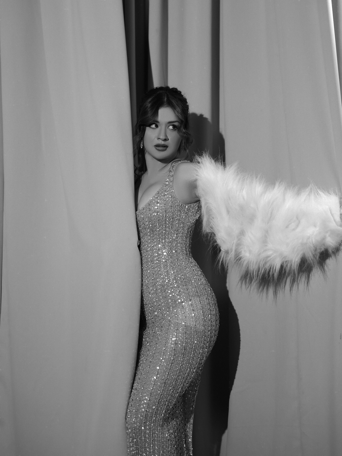 Avneet Kaur Glamorous New Look...