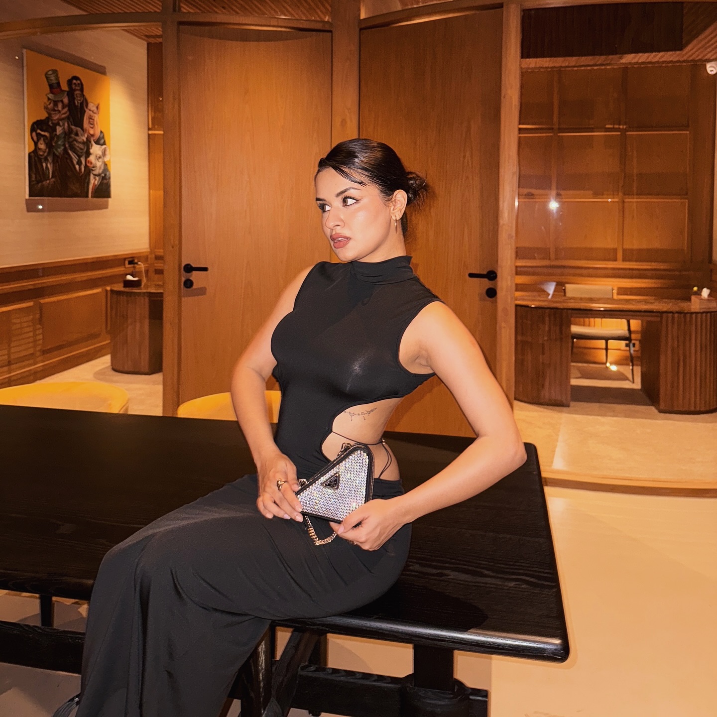 Avneet Kaur Hot Photos –...