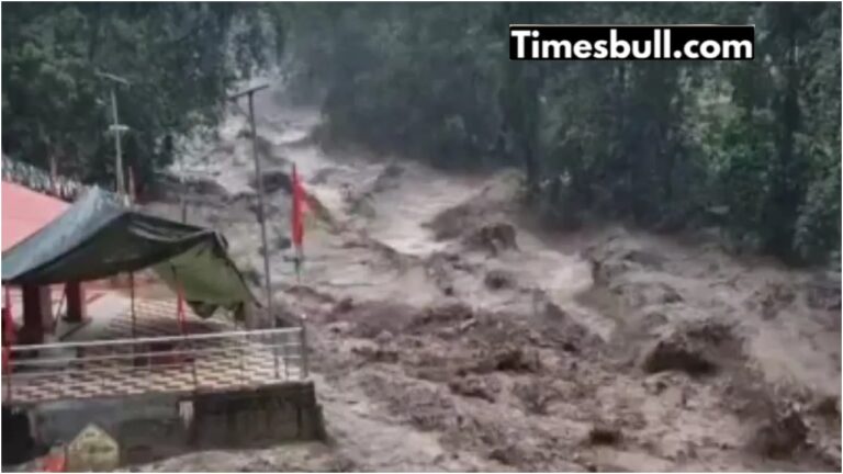 4 people died due to cloudburst in Doda, 10 houses washed away