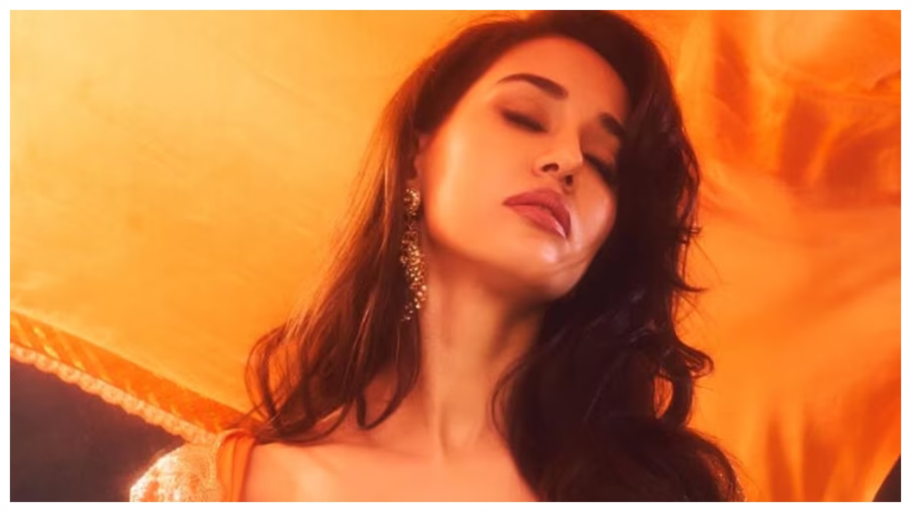 Rakhi Saree Ideas 2025 –...