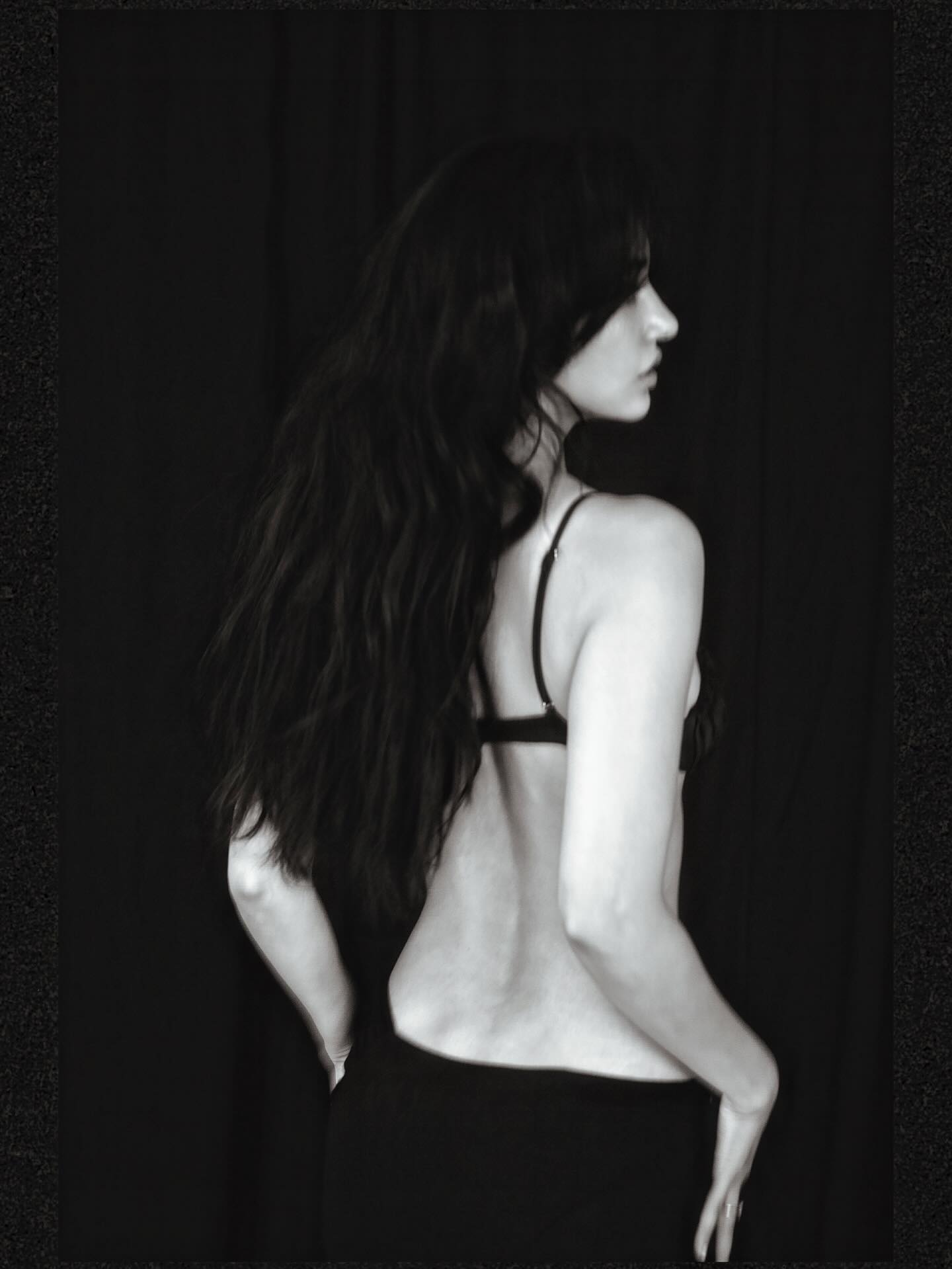 Disha Patani Flaunts Toned Legs...