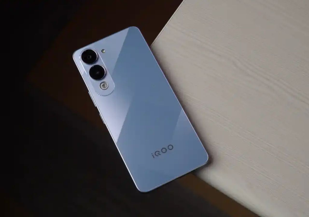 iQOO Z10 Lite 5G Review:...