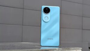 Should You Buy iQOO Z10R 5G Now? Freedom Sale Slashes Price to Rs 19,498