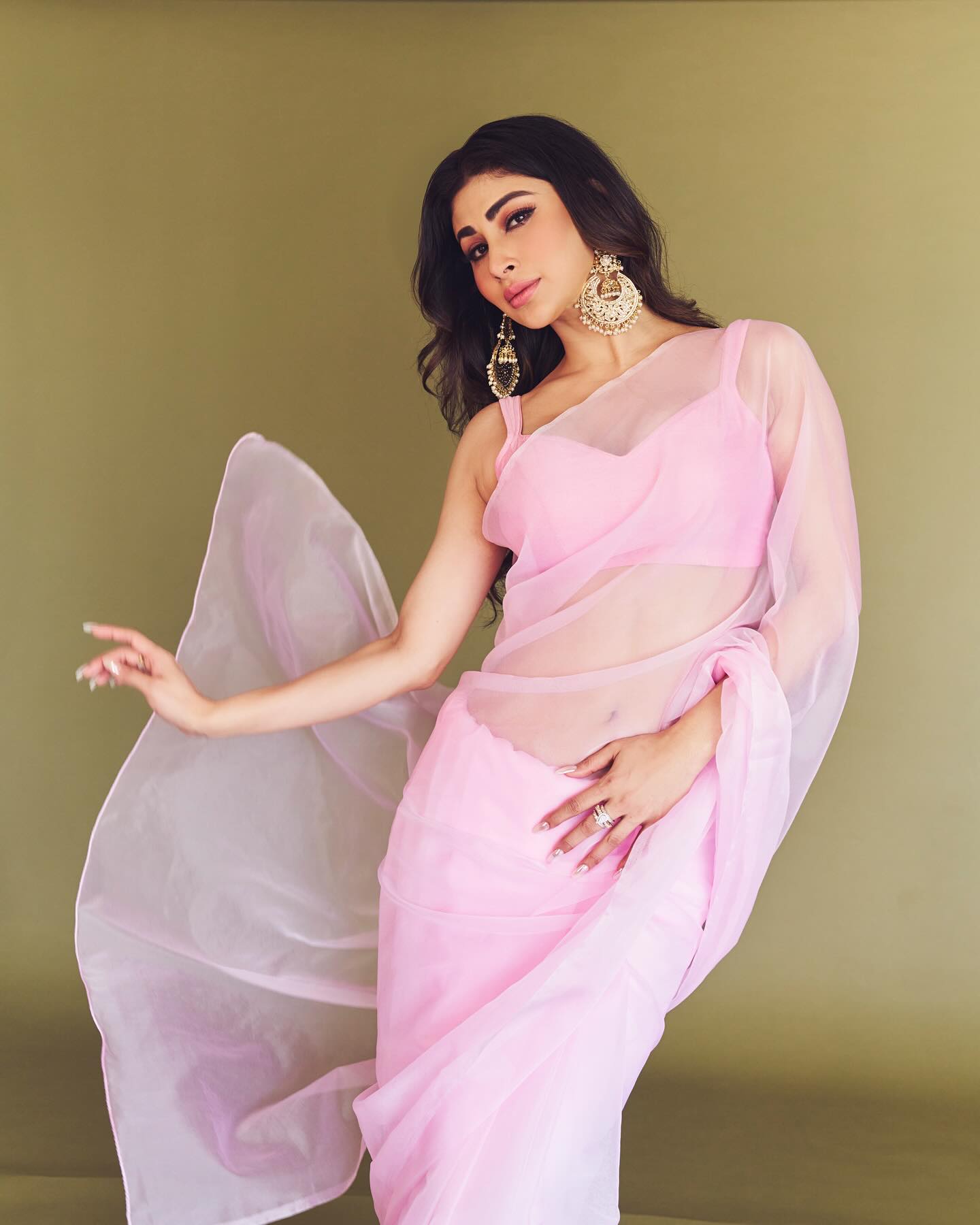 Mouni Roy Glamorous Photoshoot –...