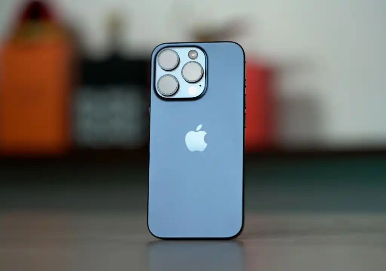 iPhone 15 Review: A Major...