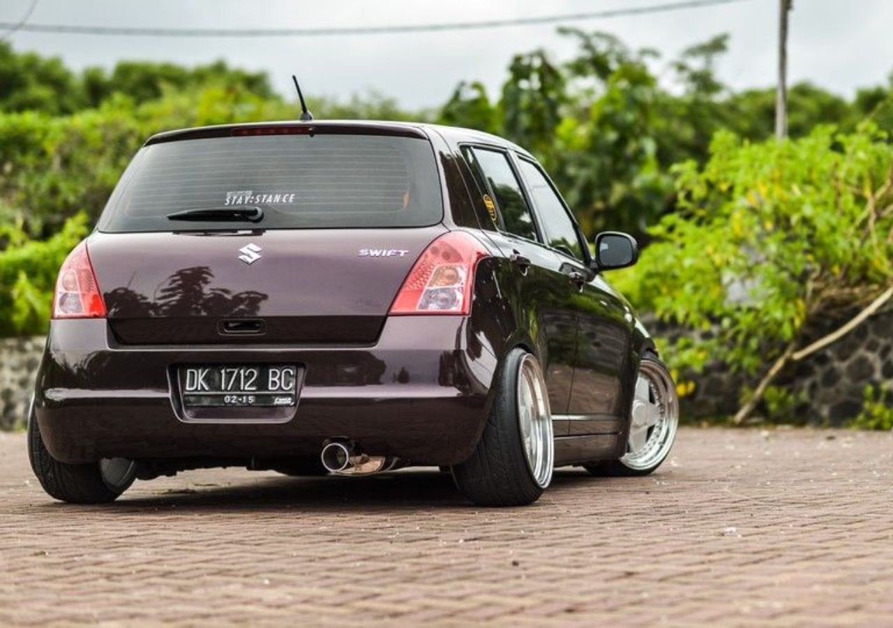 Maruti Suzuki Swift: A Definitive...