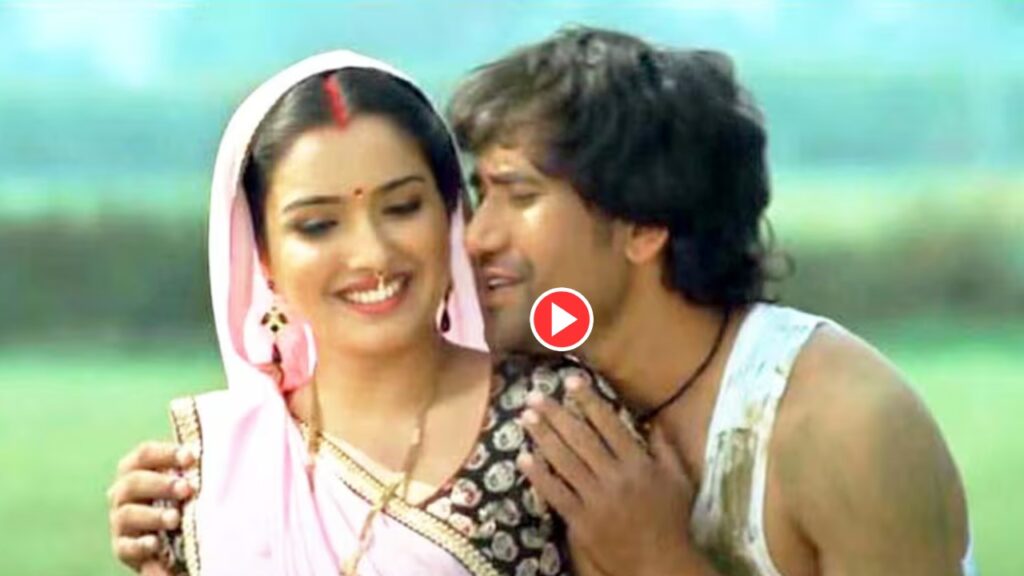 Aamrapali Dubey and Nirahua Sensation Khet Romance Wins Millions Hearts Online, Watch Now