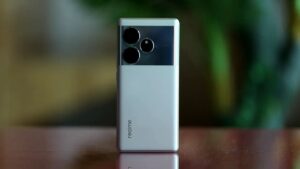 Realme GT 6 Now Available at Rs 32,999 With Massive Bank Deals