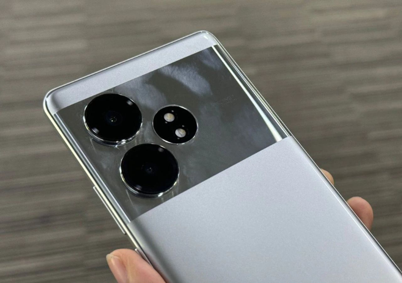 Realme GT 6T 5G Review:...