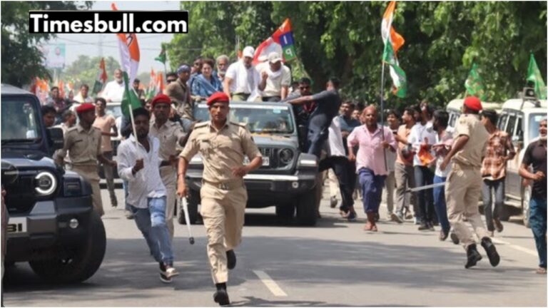 There was an allegation of insulting the tricolor during Rahul Gandhi’s visit