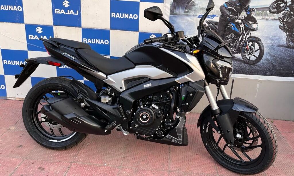 2025 Bajaj Dominar 250 Review: New Touring Tech, Real-world Mileage and Price