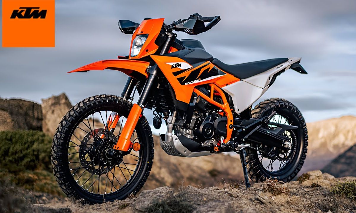 2025 KTM 390 Enduro R:...