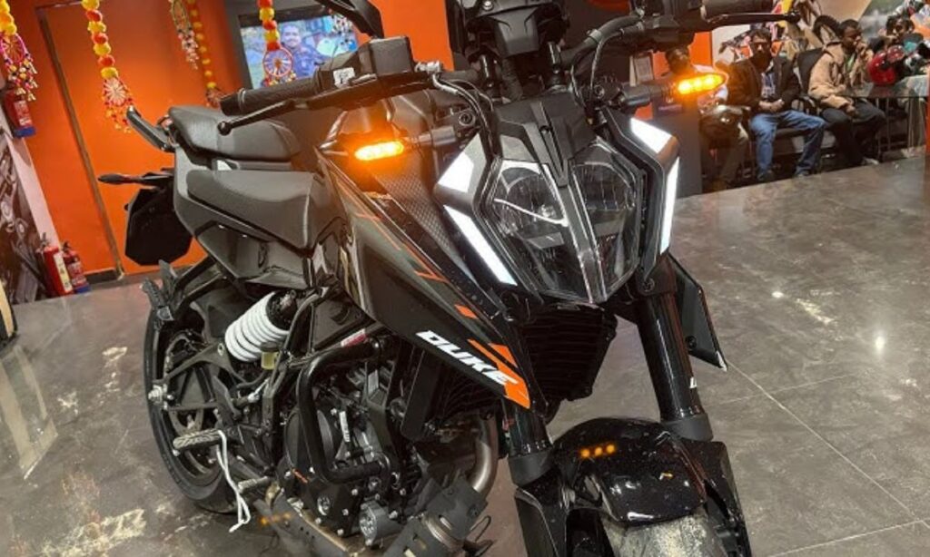 2025 KTM Duke 250 Review
