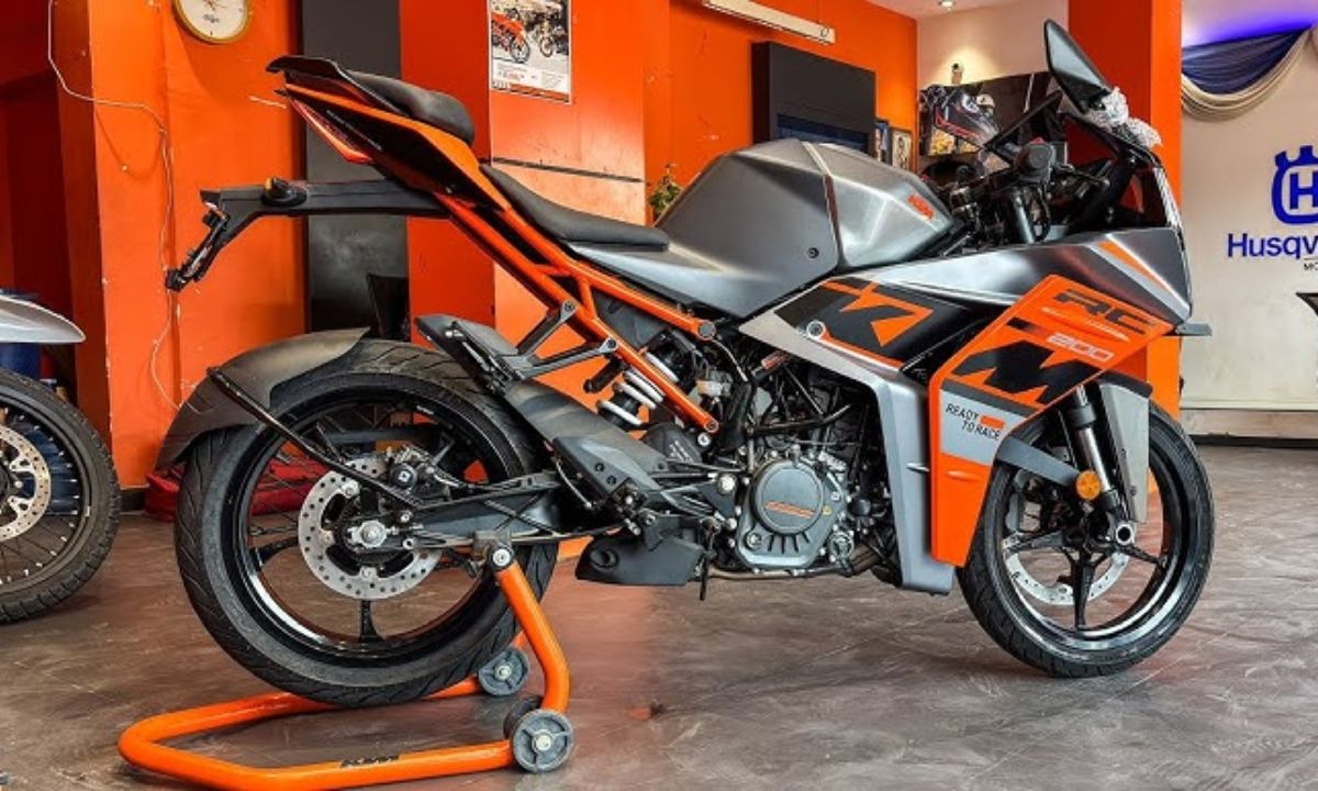 2025 KTM RC 200: Is...