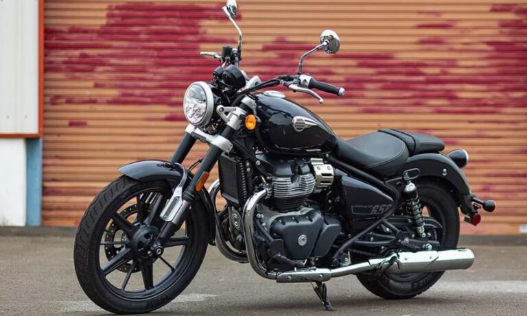 2025 Royal Enfield Super Meteor 650: A Comfortable Long Distance Cruise or Just Another 650cc Bike?