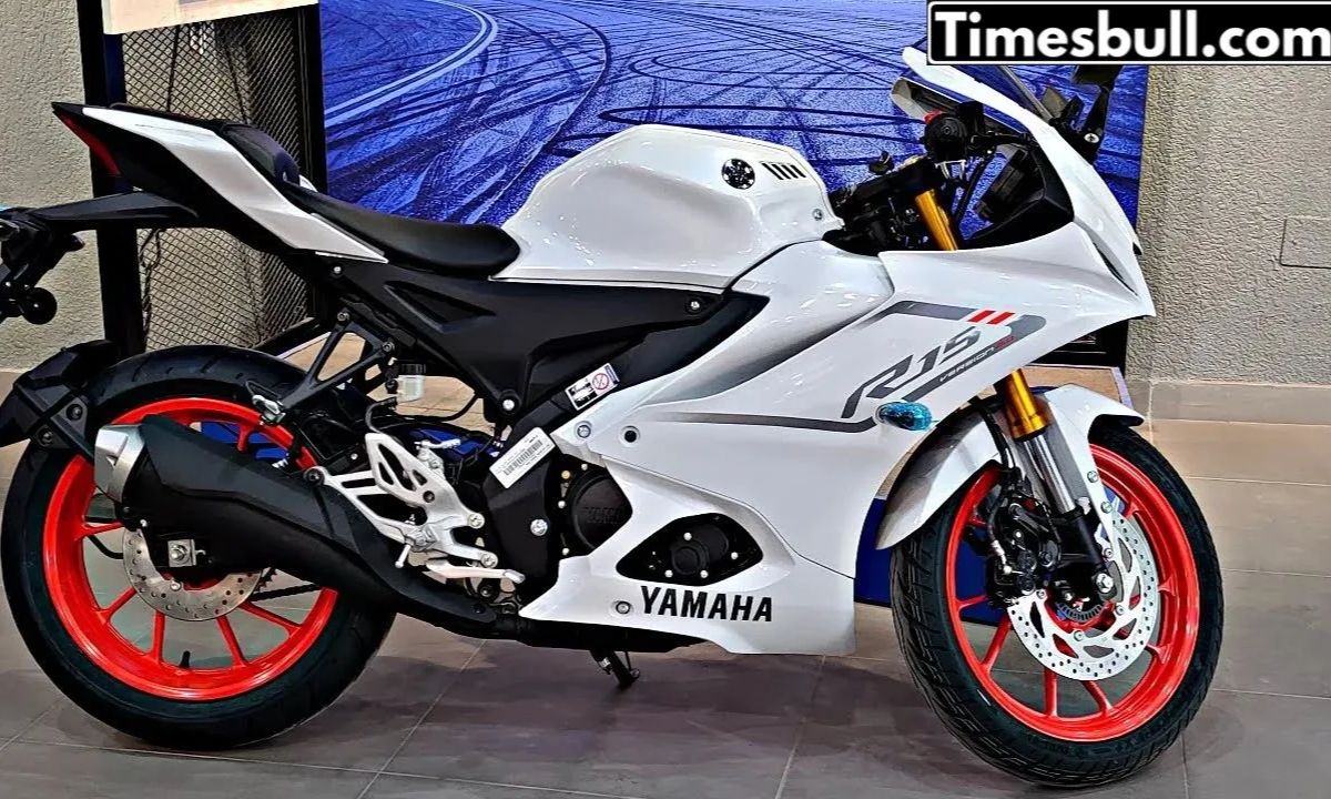 2025 Yamaha R15: A Perfect...