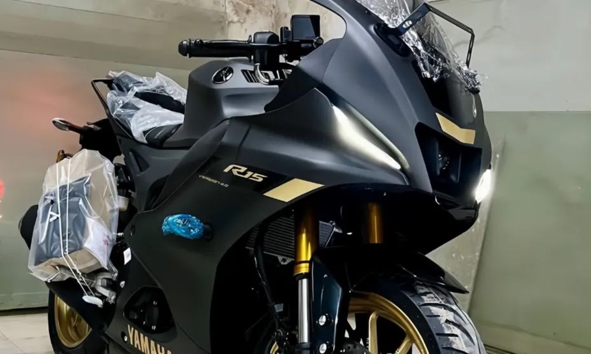 2025 Yamaha R15