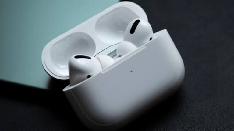 Apple AirPods Pro (2nd gen) Vs (3rd gen): Which One Is Good to Buy for Users?