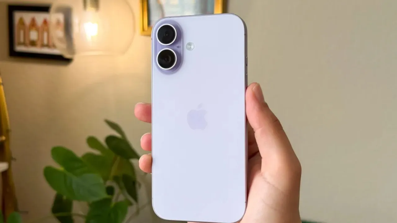 Apple iPhone 17 Review