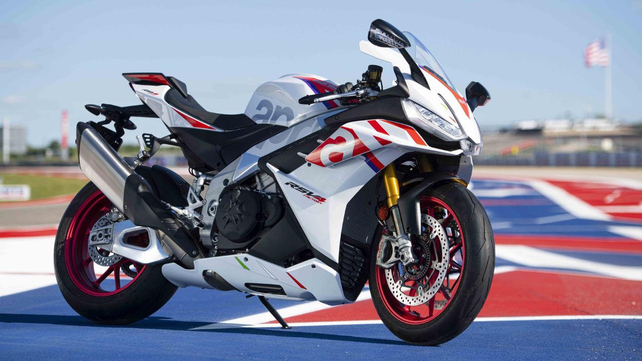 Aprilia RSV4 1100 Factory:
