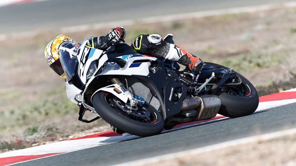 BMW S1000RR: The German Engineering That Will Make Every Biker’s Heart Skip a Beat