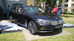 The Pinnacle of Luxury and Technology: A Deep Dive into the BMW 7 Series